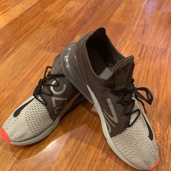 Nike Air Max 270 - Hard to Find Color Combo